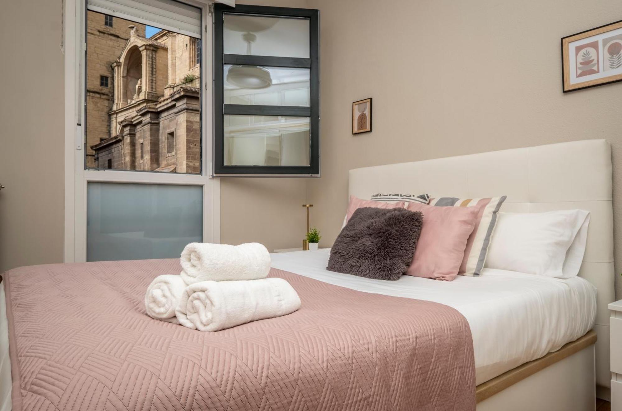 Santiago Tower Aire Ac Casco Antiguo By Apartamentos لوغرونيو المظهر الخارجي الصورة