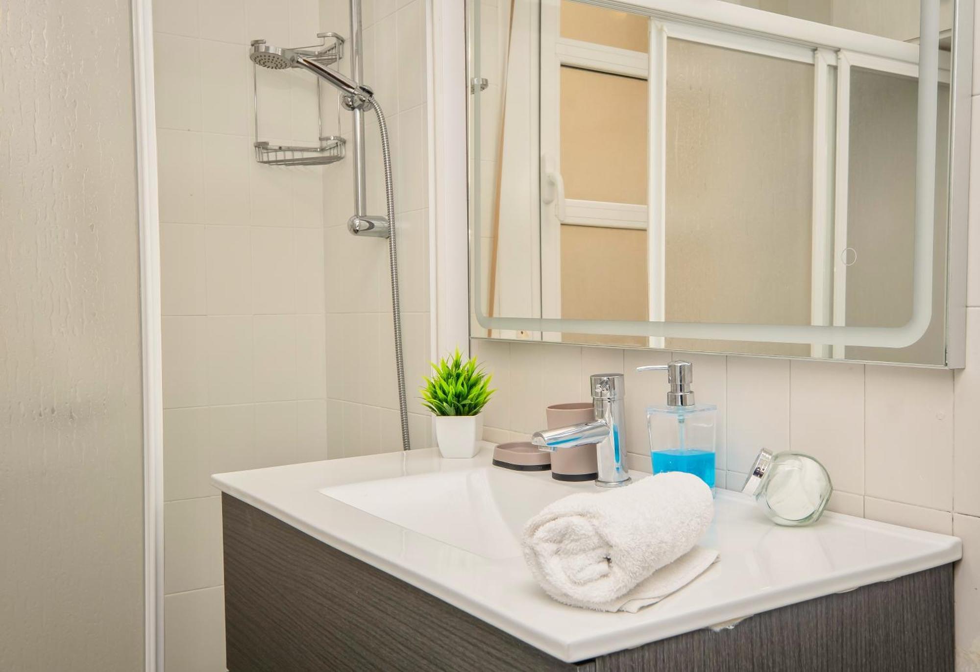Santiago Tower Aire Ac Casco Antiguo By Apartamentos لوغرونيو المظهر الخارجي الصورة