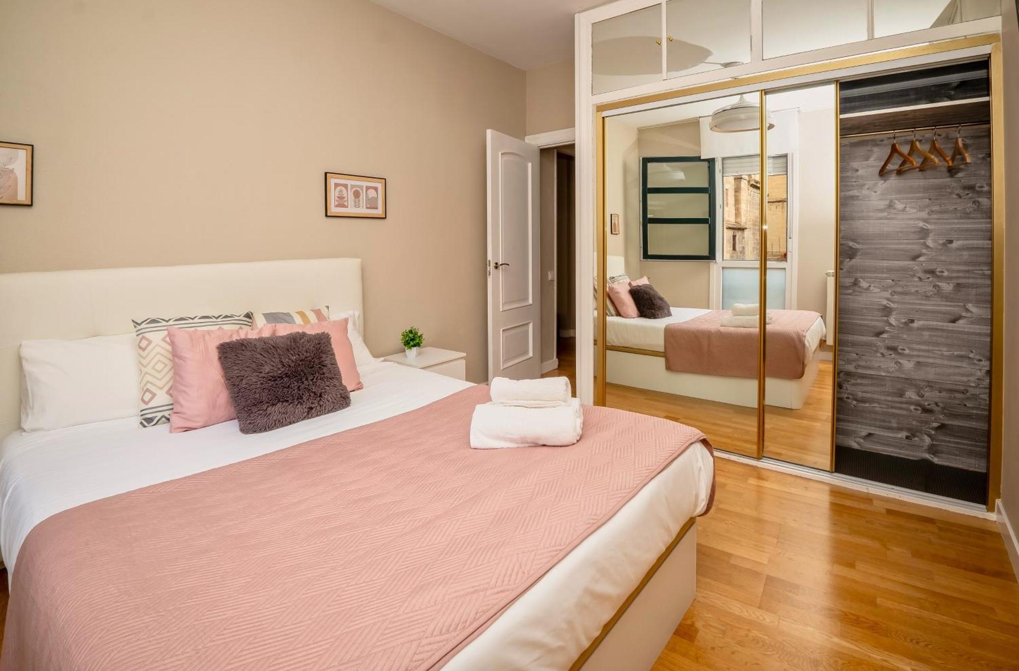 Santiago Tower Aire Ac Casco Antiguo By Apartamentos لوغرونيو المظهر الخارجي الصورة