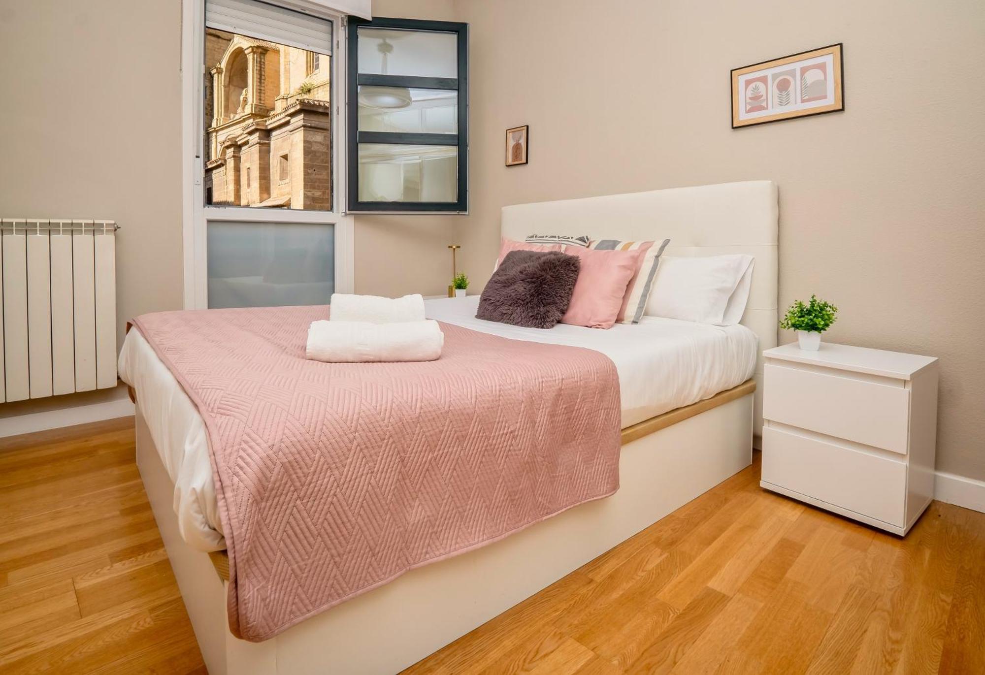 Santiago Tower Aire Ac Casco Antiguo By Apartamentos لوغرونيو المظهر الخارجي الصورة